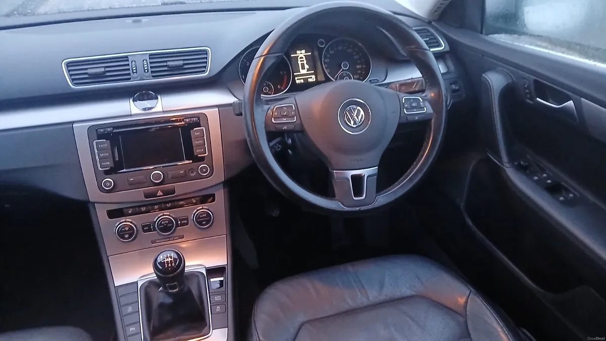 Volkswagen Passat 2014 2.0 TDi HIGHLINE ESTATE - Image 3
