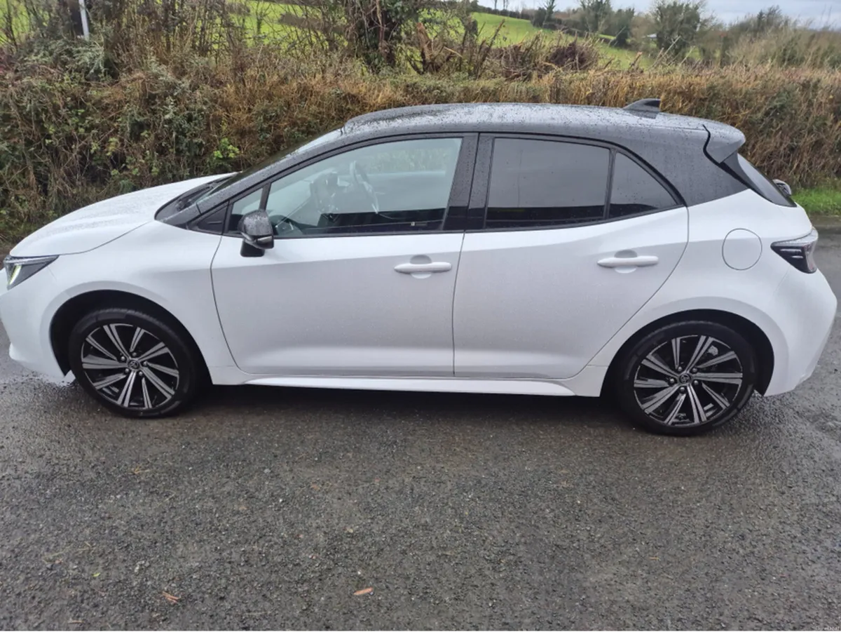 Toyota Corolla LUNA SPORT HB 4DR AUTO - Image 5
