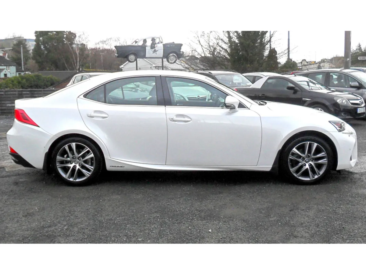Lexus IS 300 H 2.5 EXECUTIVE EDITION E-CVT 4DR AUT - Image 4