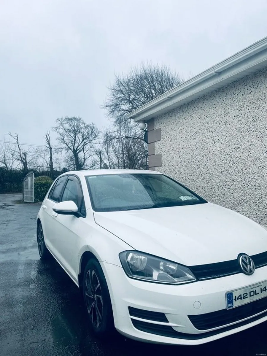 2014 Volkswagen Golf - Image 2