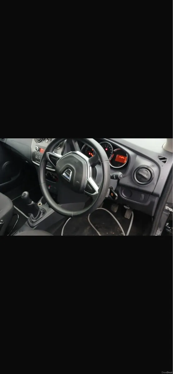 Dacia Logan 1.0 petrol - Image 4