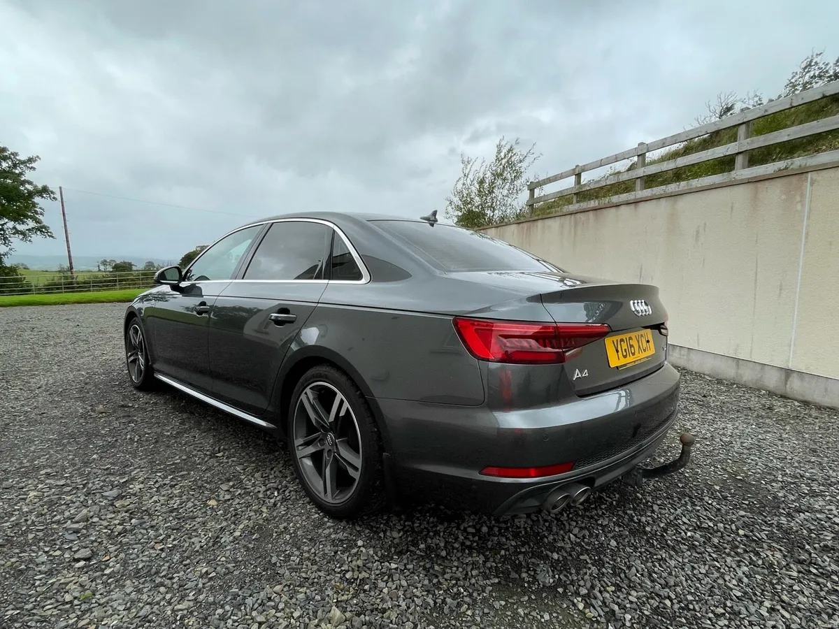 Audi A4 2.0 S-line 2016 - Image 3