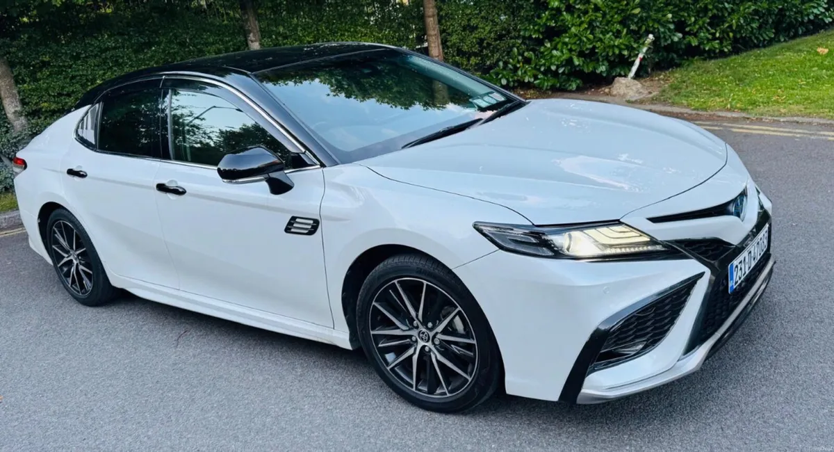 2023/2 Toyota Camry 5400km like a Brand New - Image 2