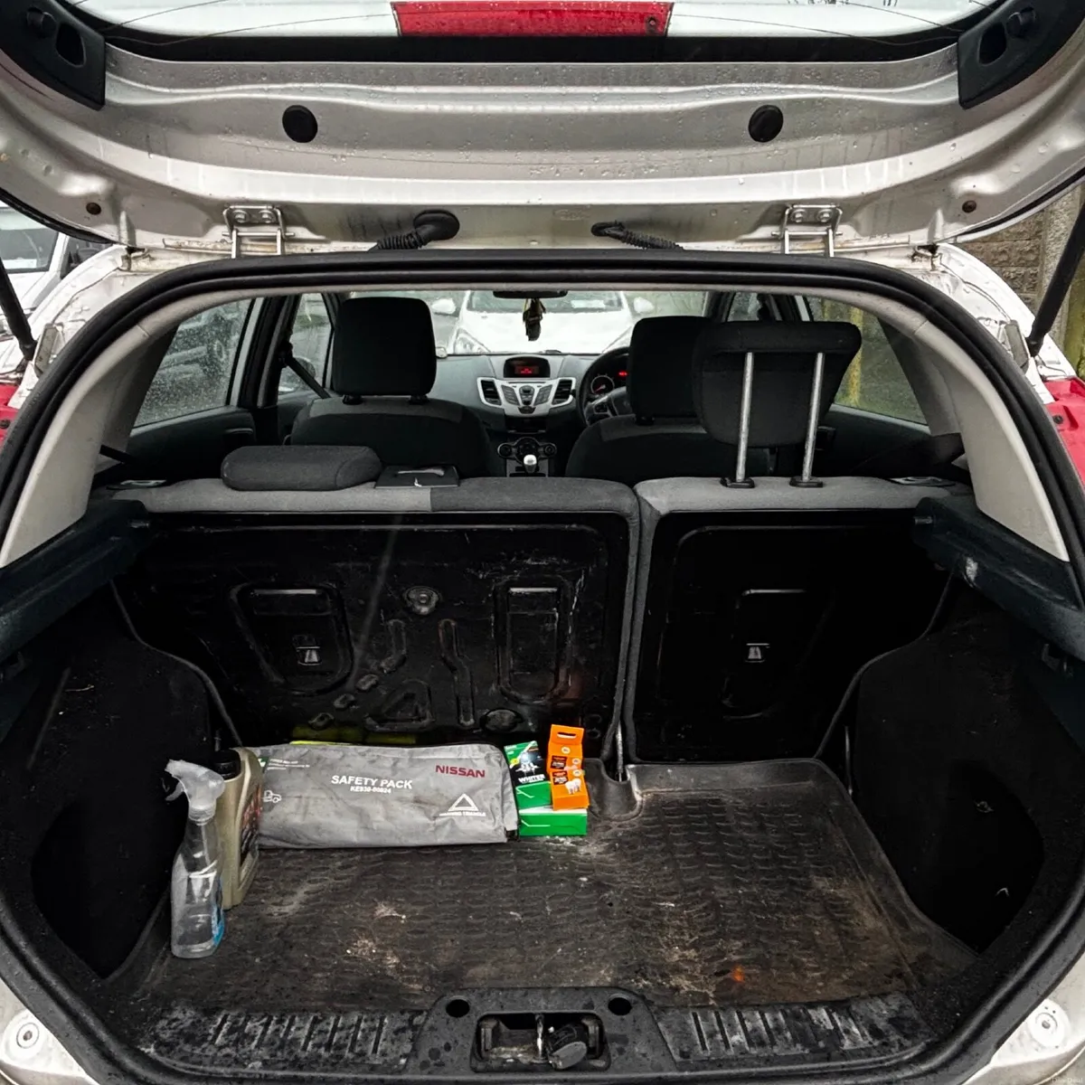 Ford Fiesta 2010 - Image 2