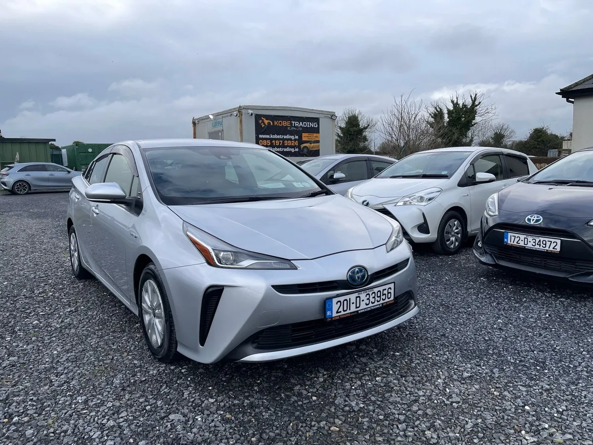 Toyota Prius 2020🚗 Hybrid excellent condition - Image 1