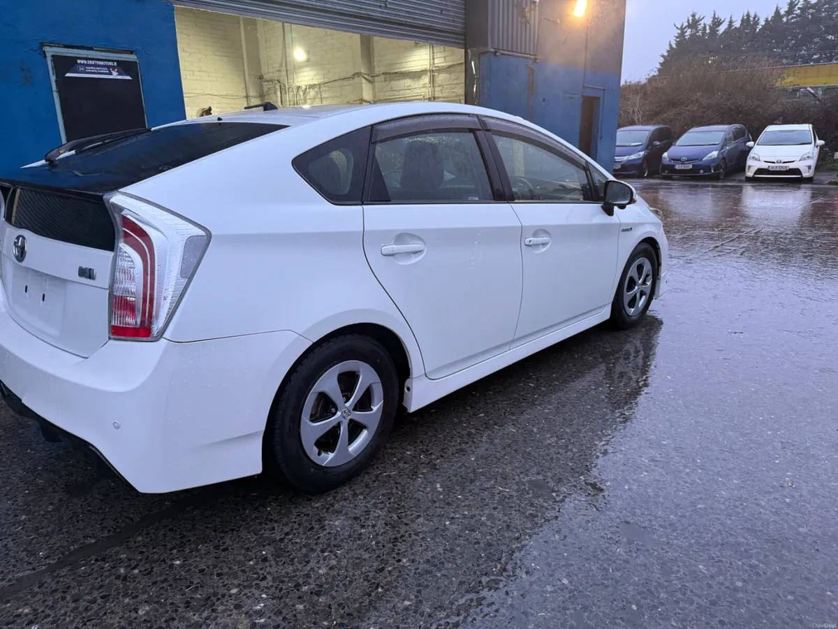 2014 Toyota Prius Hybrid Automatic - Image 4