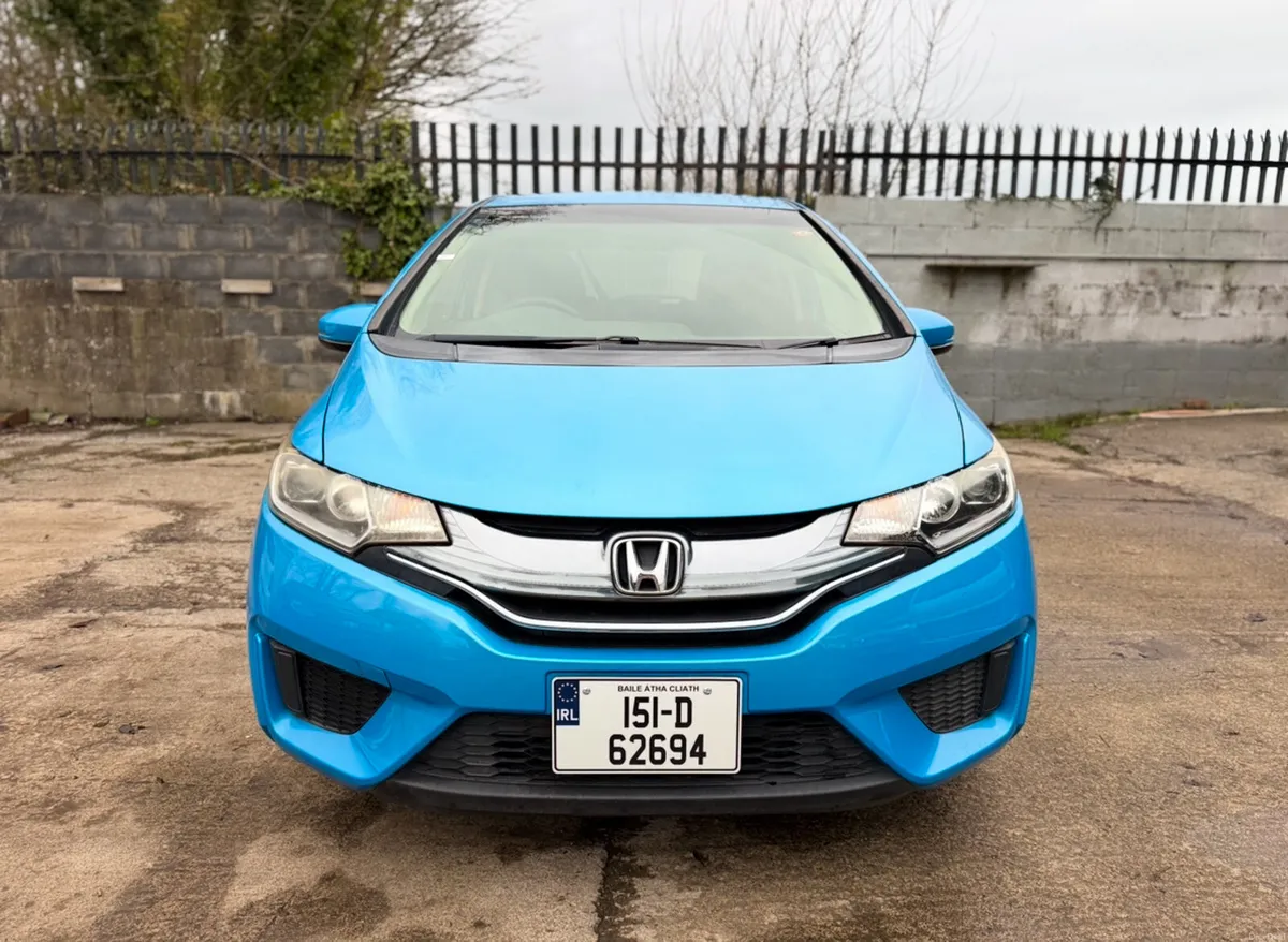 2015 HONDA FIT. 71K KMS ONLY. NEW NCT. AUTO 1.5L - Image 2