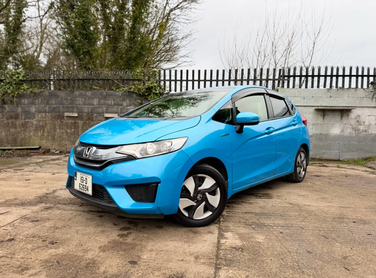 2015 HONDA FIT. 71K KMS ONLY. NEW NCT. AUTO 1.5L - Image 3