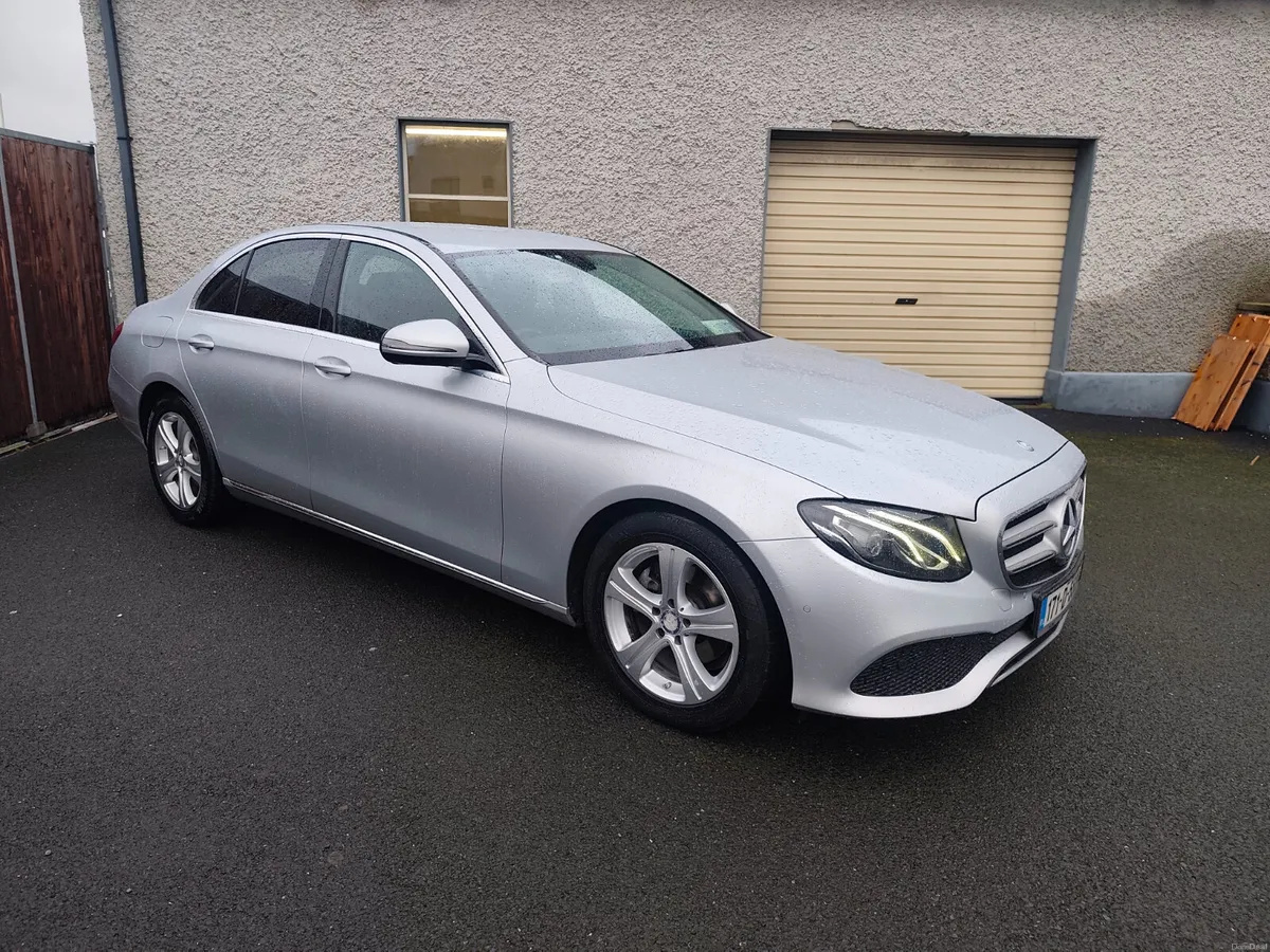 Mercedes-Benz E200 avantgarde 2017 - Image 2