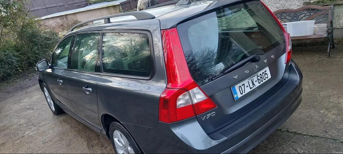 Volvo V70 2007 Automatic - Image 2