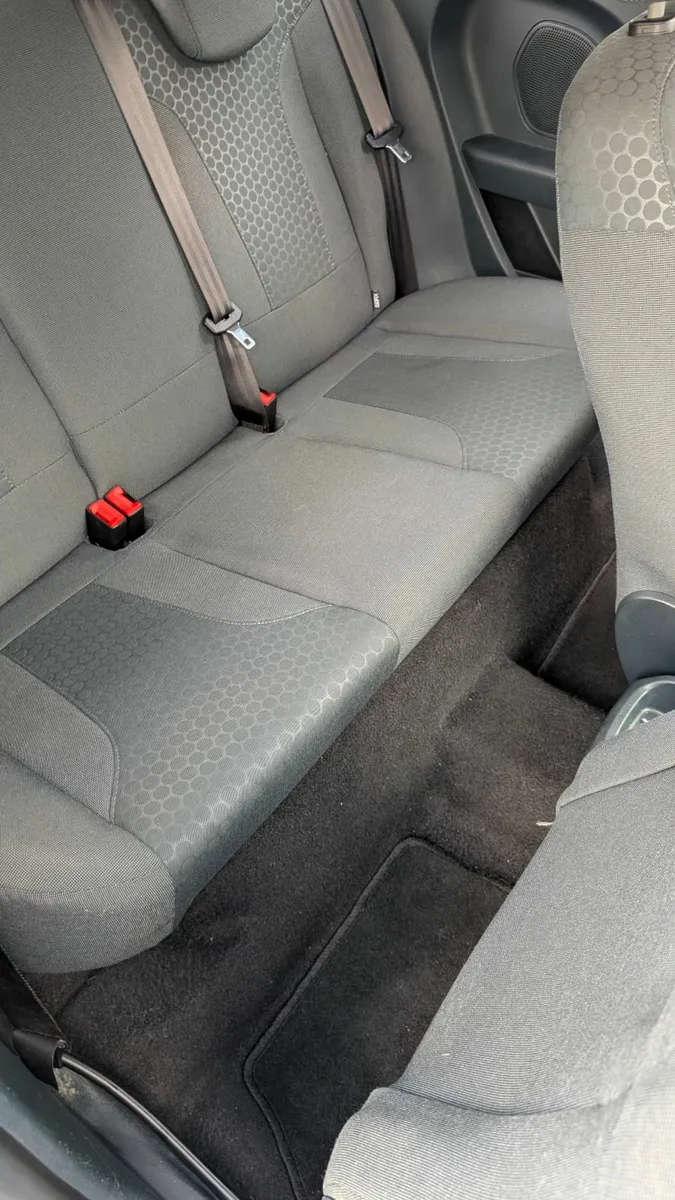 Ford Fiesta 2012 - Image 4