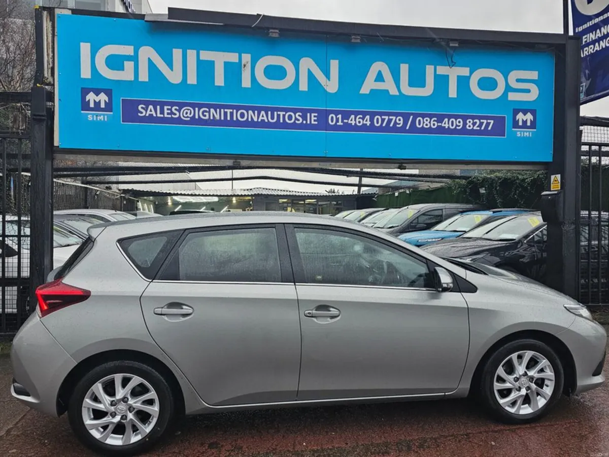 Toyota Auris 1.2 PETROL, LUNA MODEL, SERVICE HISTO - Image 2