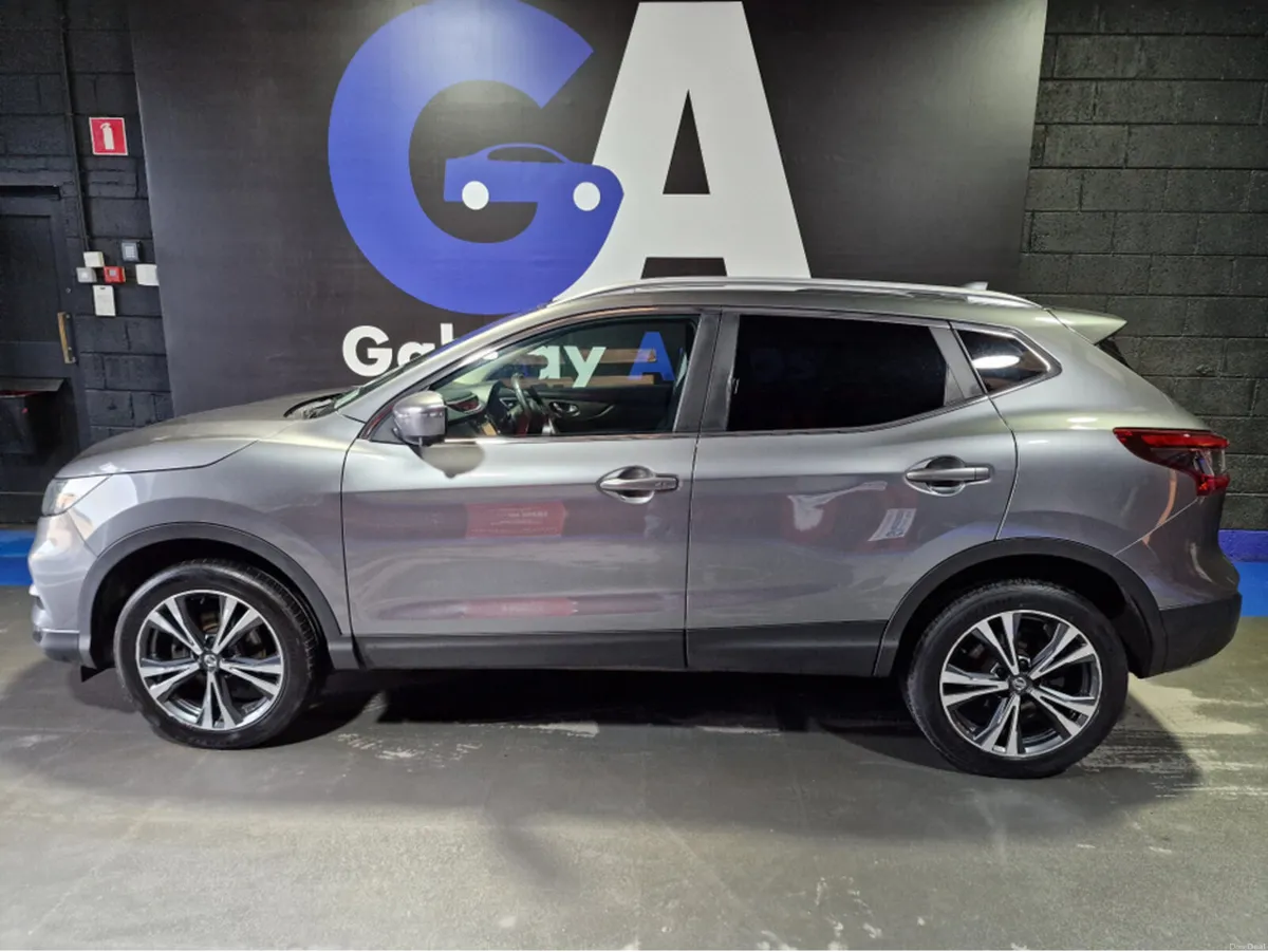 Nissan Qashqai LOW MILES-N-CONNECTA-PAN.ROOF-CAMER - Image 3
