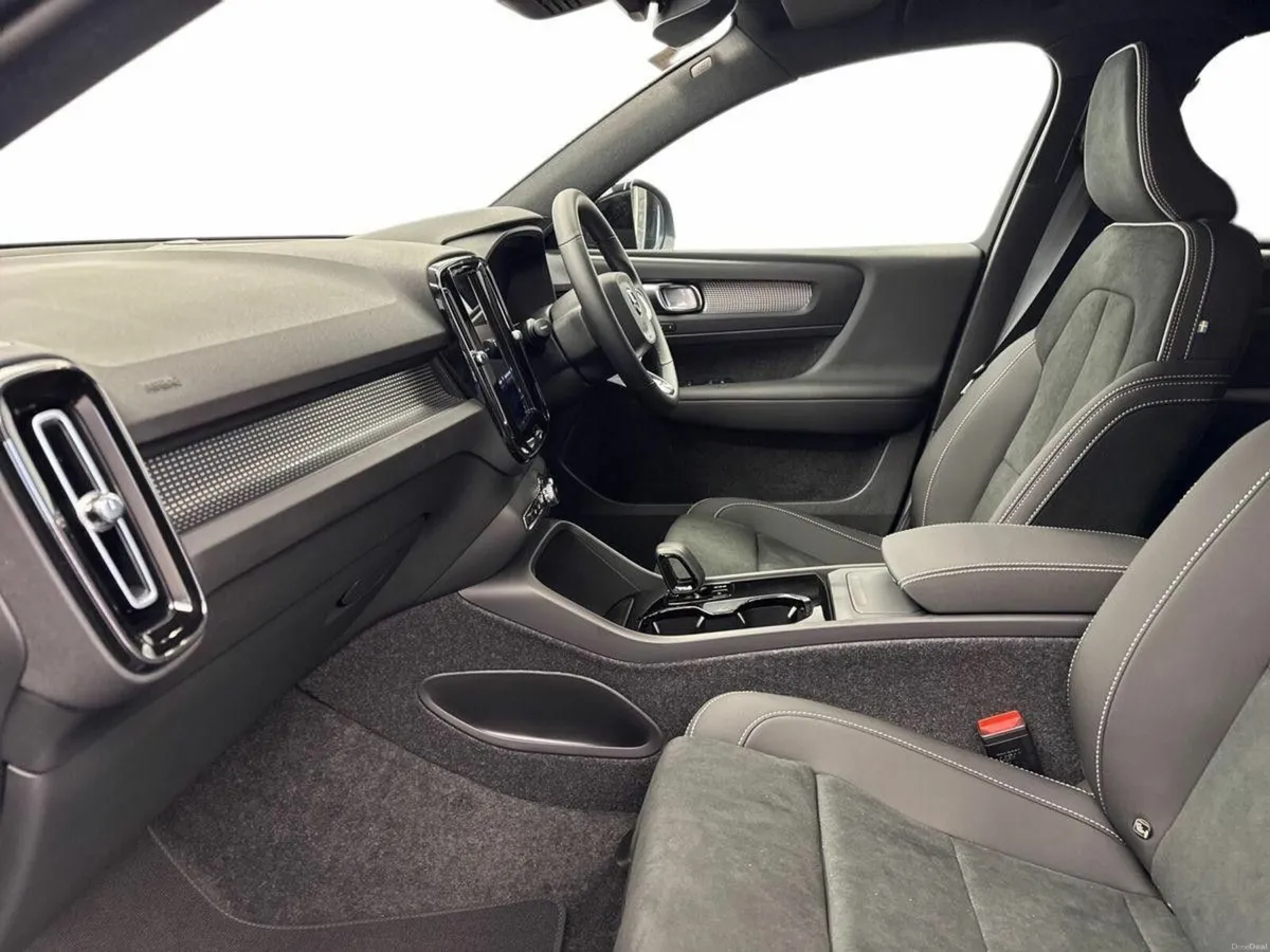 Volvo EX40 PLUS BLACK EDITION *ORDER NOW* €110 PER - Image 3