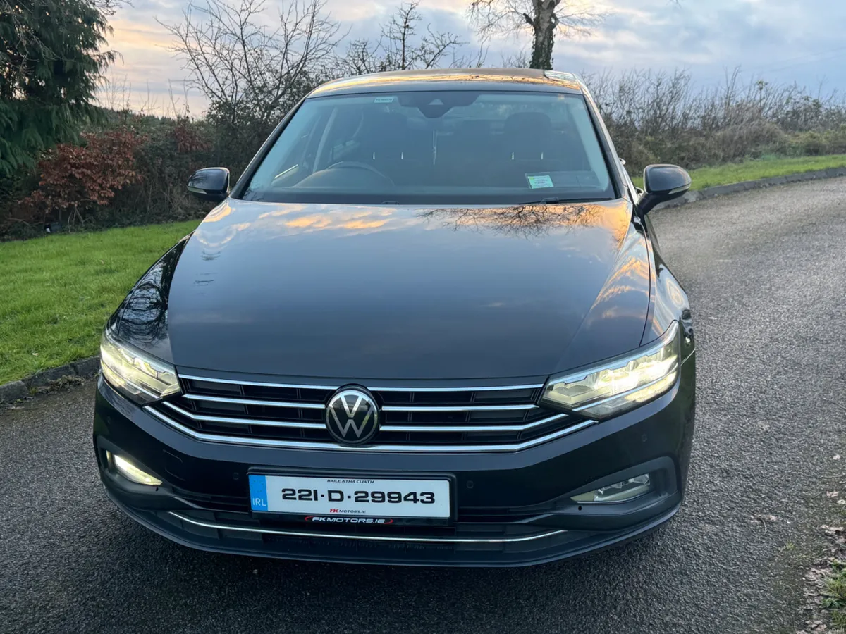Volkswagen Passat 2022 automatic - Image 3