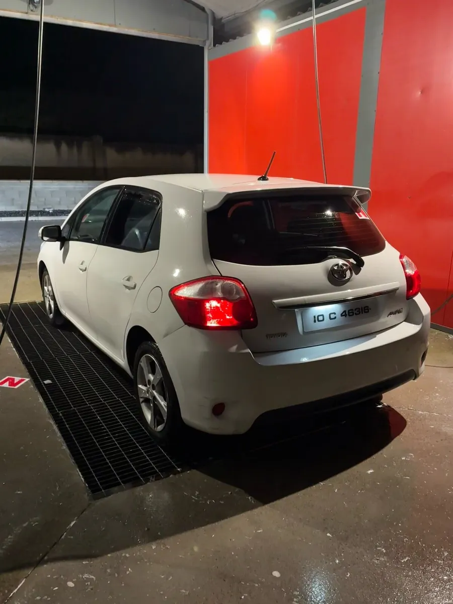 2010 Toyota Auris TR - Image 1