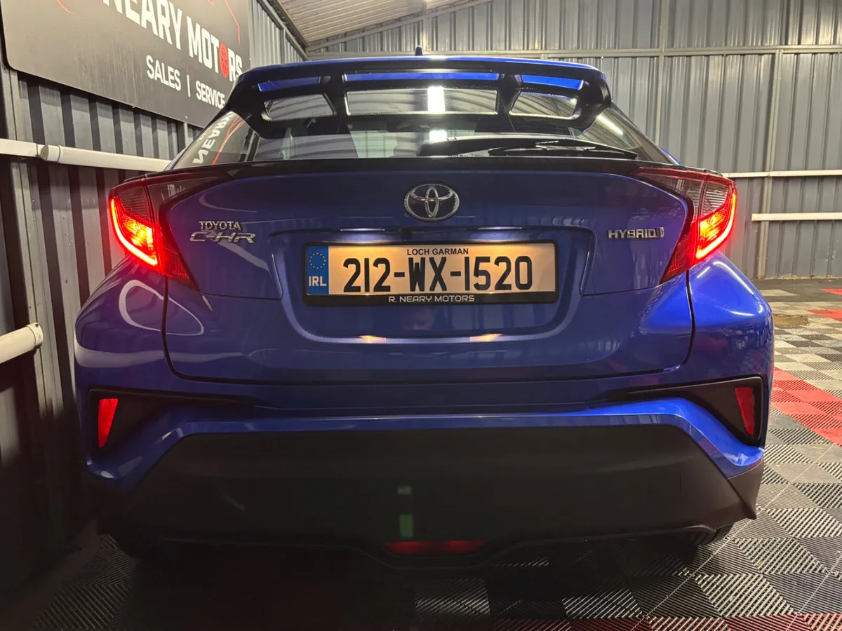 2021 212 Toyota C-HR 1.8 HYBRID LUNA Automatic - Image 2