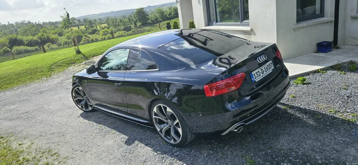 Audi A5  3.0 V6  sline black edition - Image 4