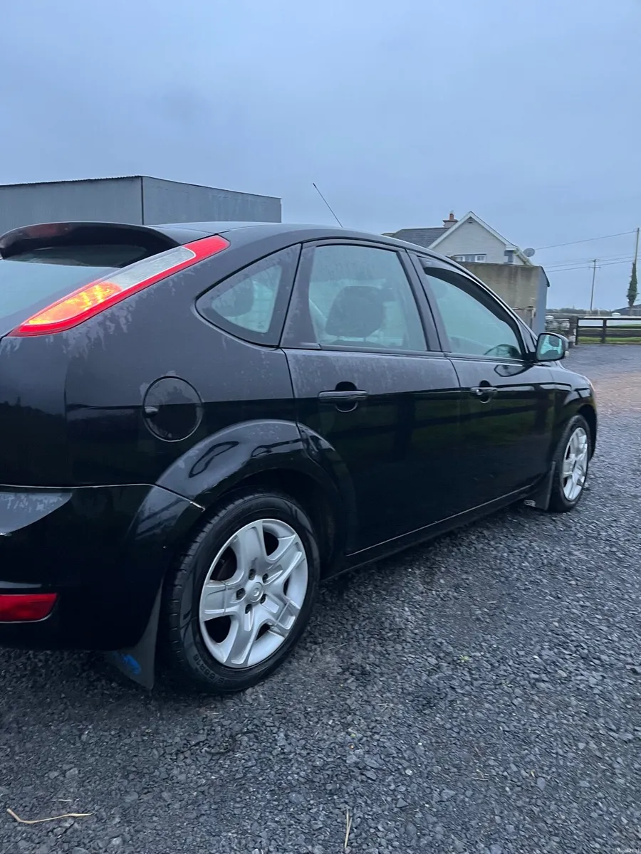 Ford Focus 2010 - Image 3
