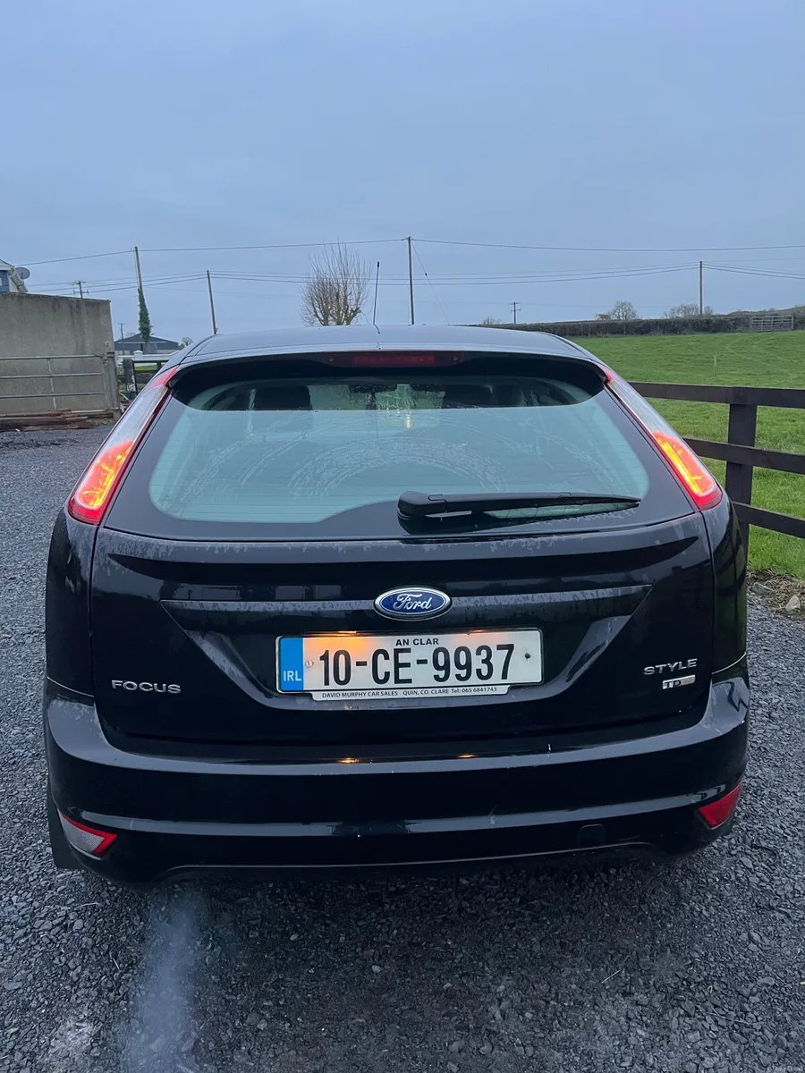 Ford Focus 2010 - Image 1