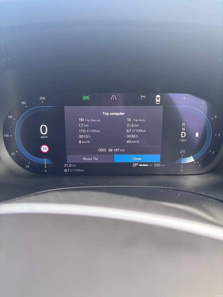 Volvo XC60 2022 - Image 2