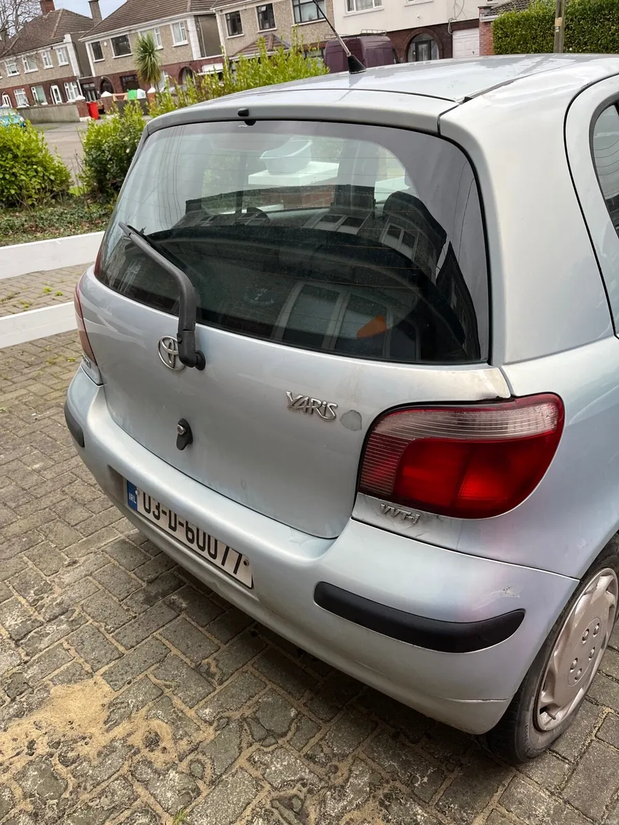 Toyota Yaris 2003 - Image 2