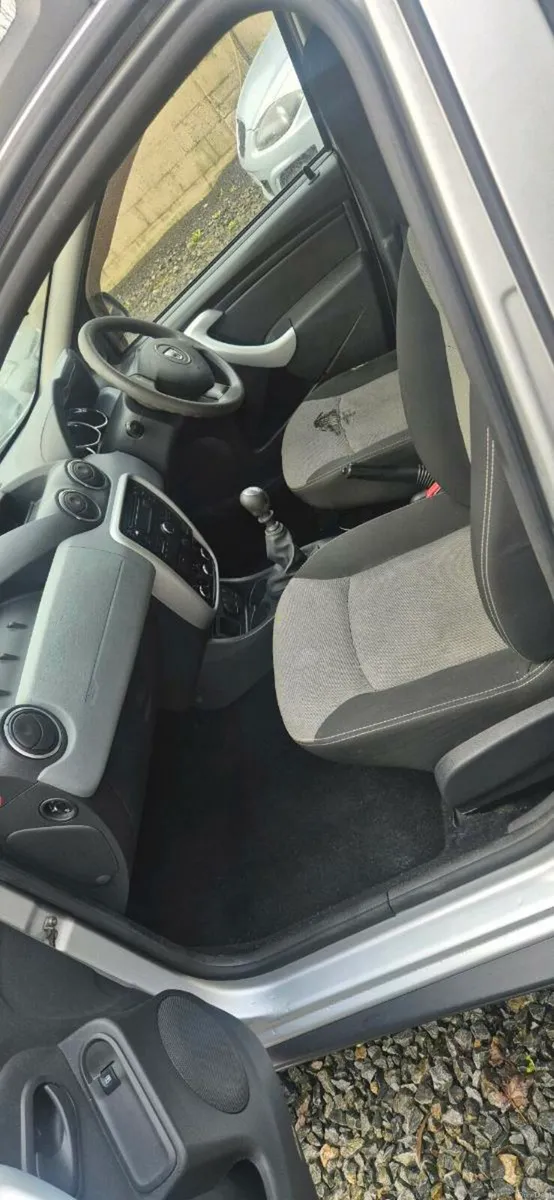 Dacia duster 1.5dci €4000 - Image 4
