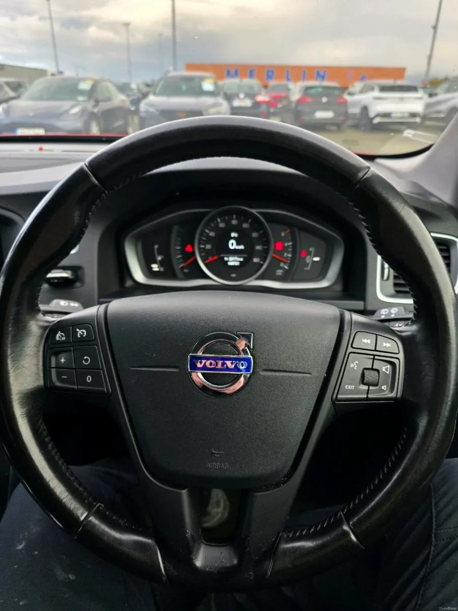 2015 VolvoV60 - Image 1