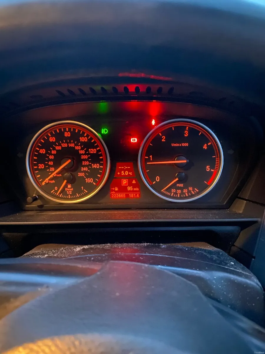 BMW 5-Series 2009 - Image 4