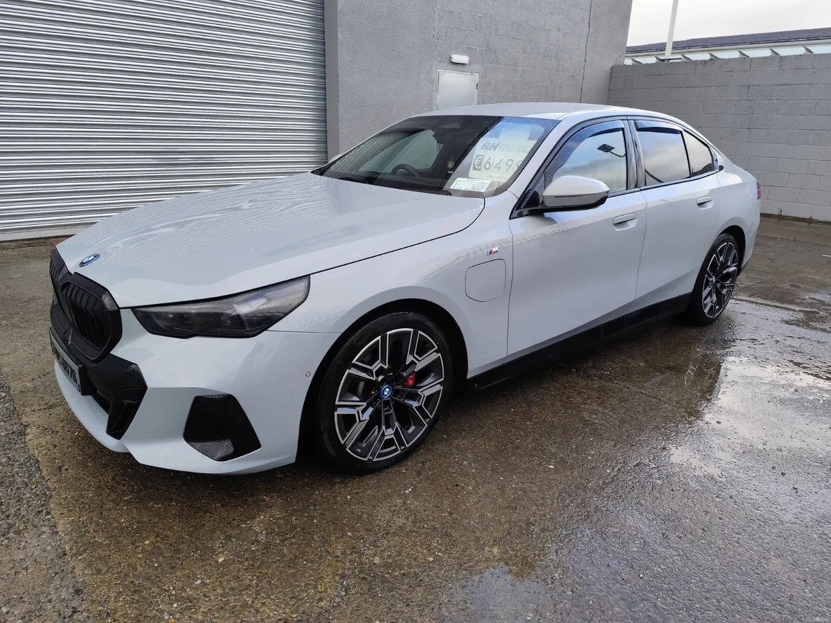 2024 BMW 530E m sport performance - Image 5