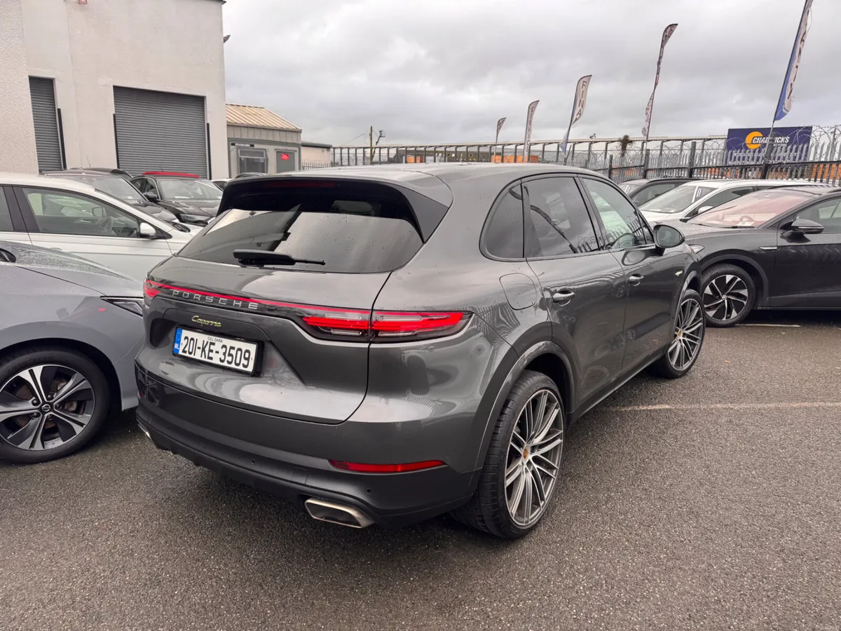 2020 Porsche Cayenne Hybrid Glass Roof - Image 6