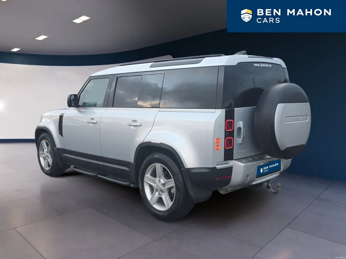 Land Rover Discovery Commercial - Image 3