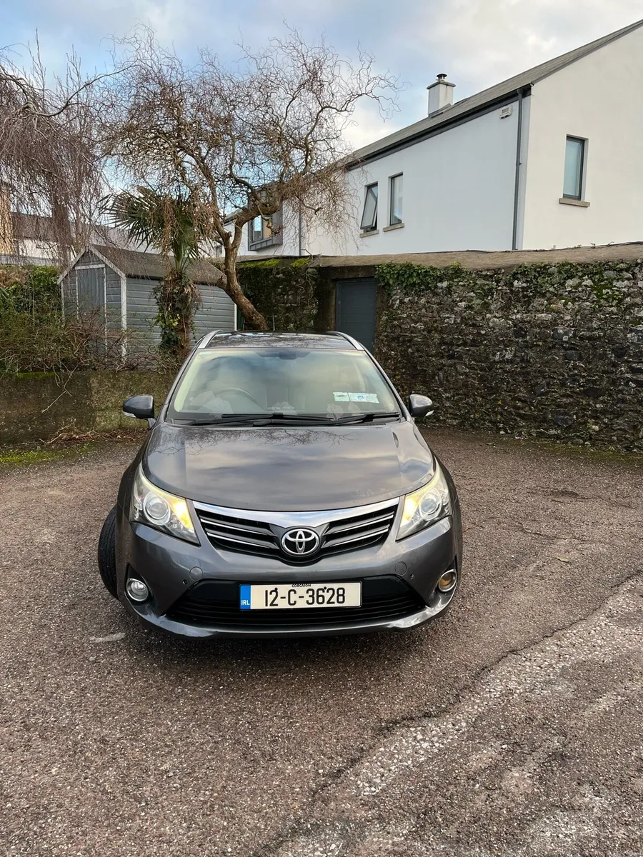 TOYOTA AVENSIS 2012 - Image 2