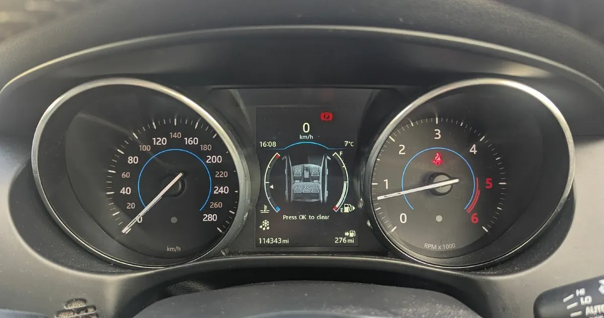 Jaguar XE Prestige 2017 - Image 2