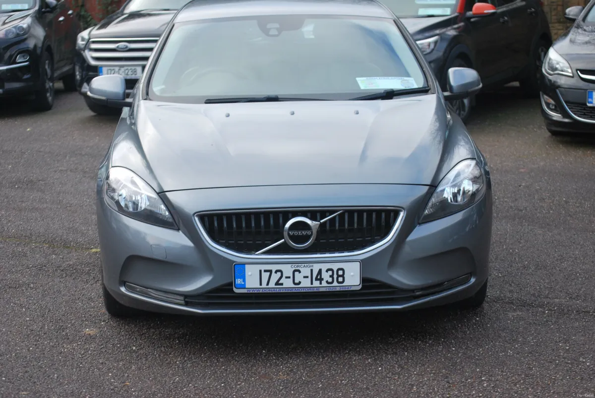 Volvo V40 2017 Diesel - Image 2