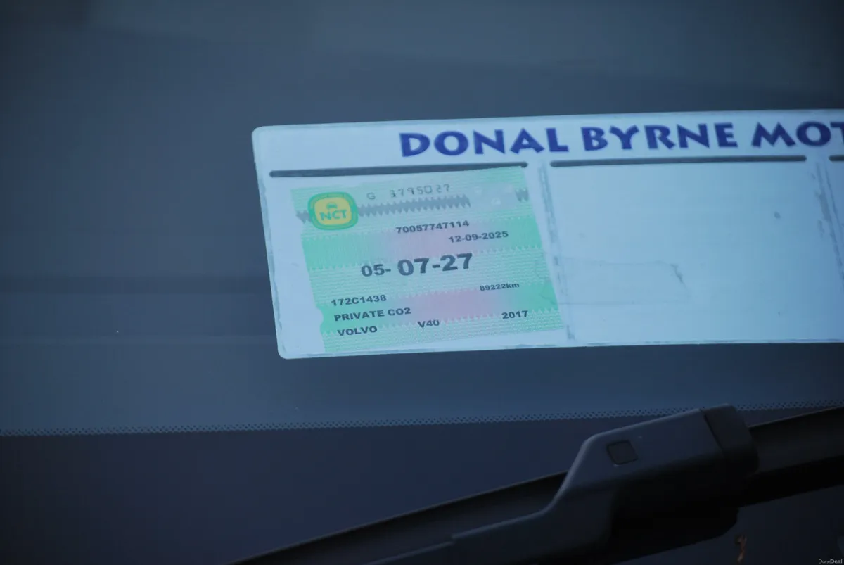 Volvo V40 2017 Diesel - Image 4