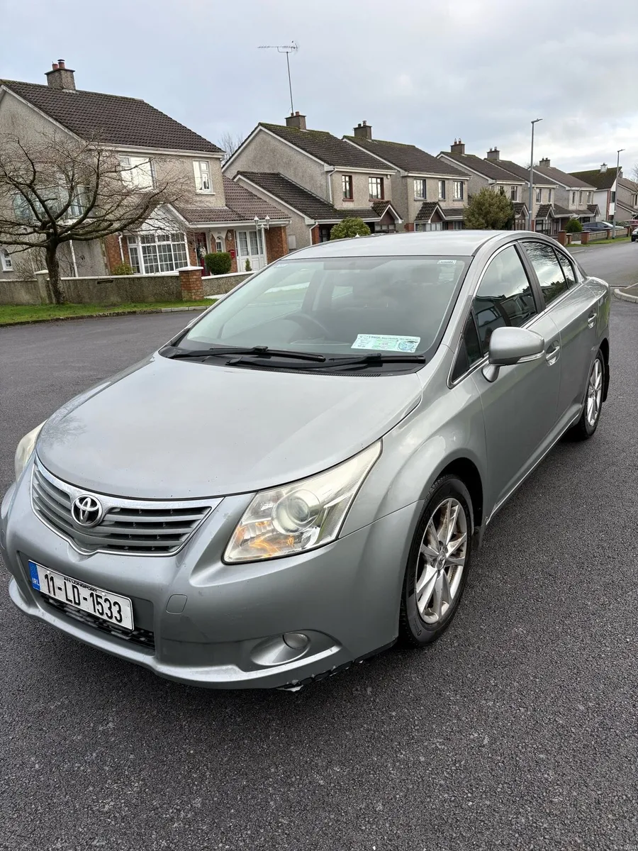 Toyota Avensis full service history - Image 2