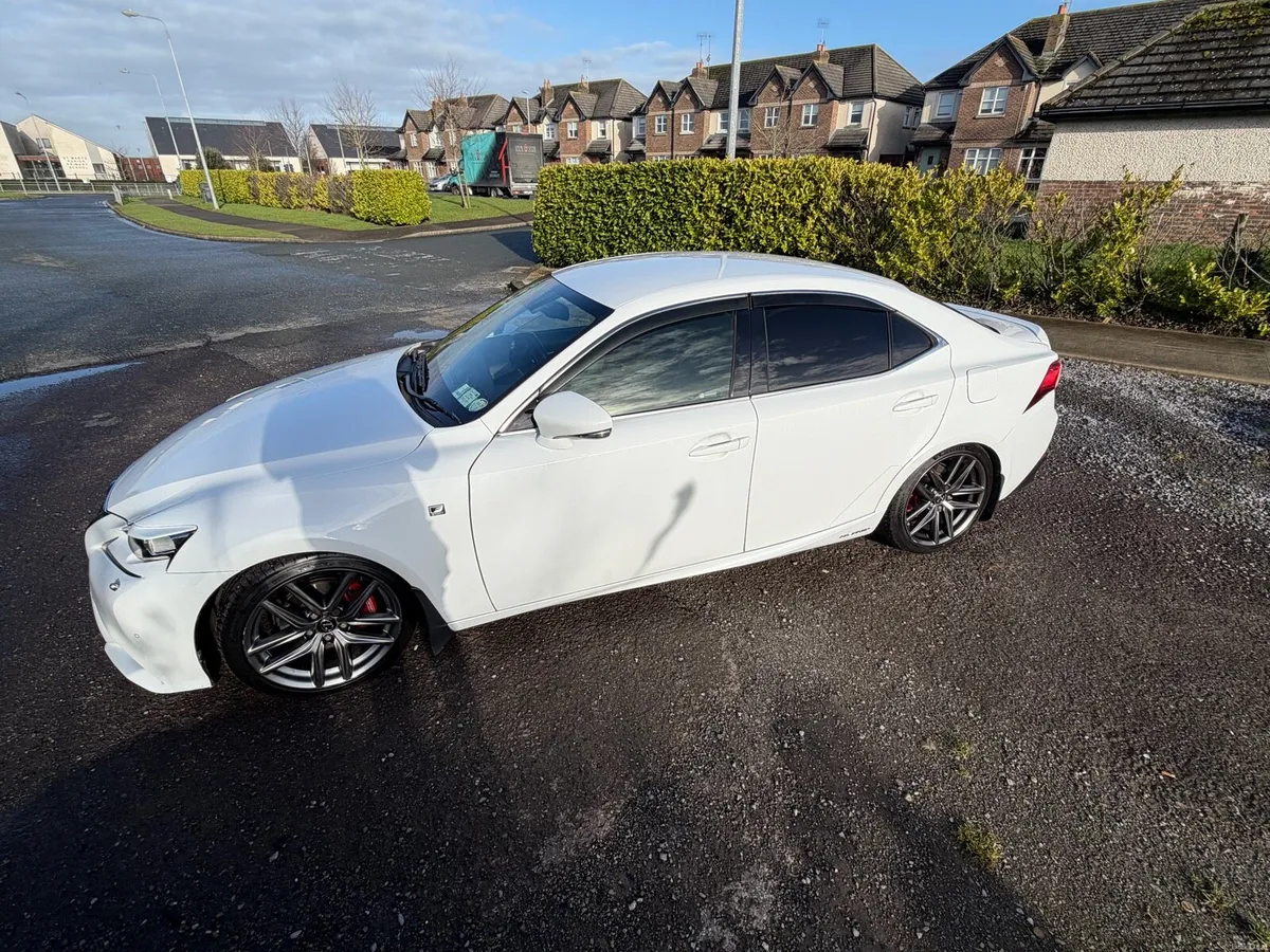 2015 Lexus IS300H F Sport - Image 3
