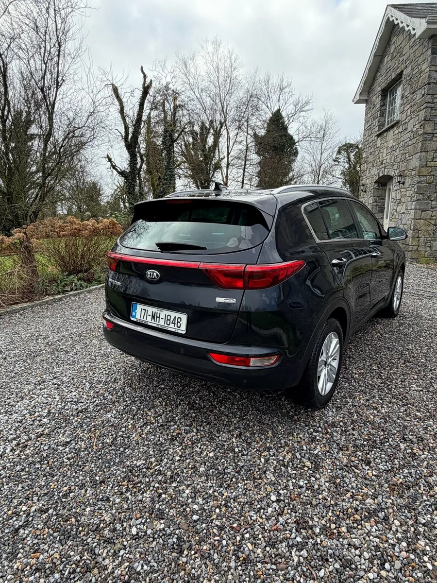 Kia Sportage 1.7 Platinum - Image 4