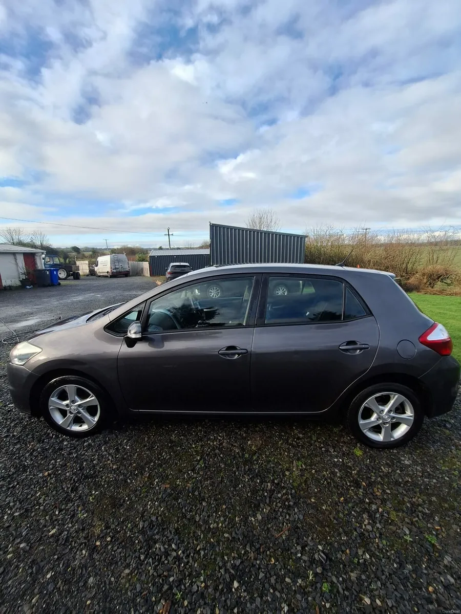 2010 toyota auris - Image 3