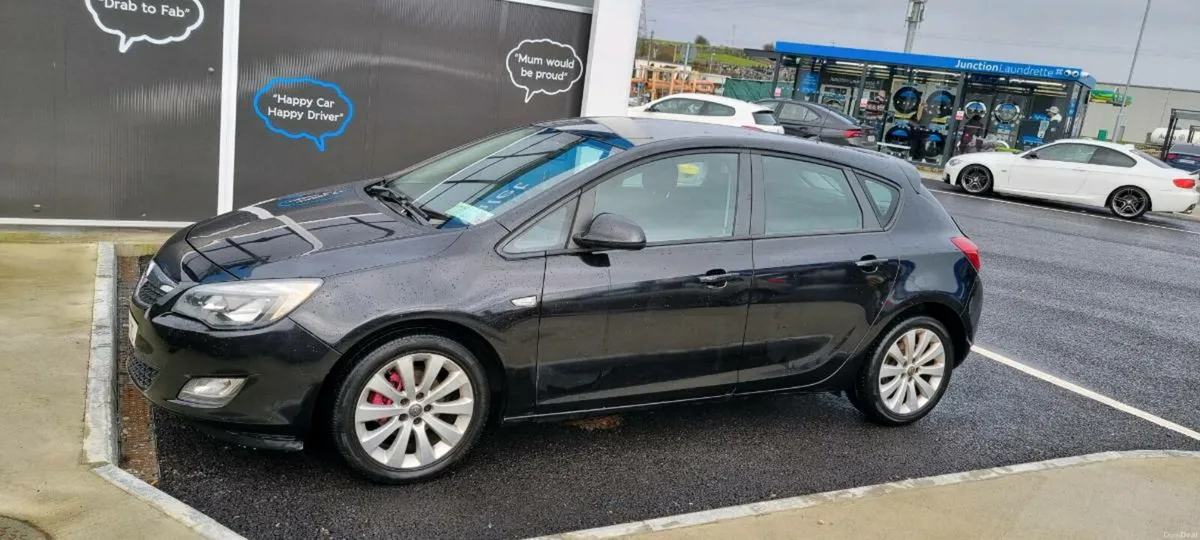 Opel Astra S Diesel Black 1.2L - Image 4