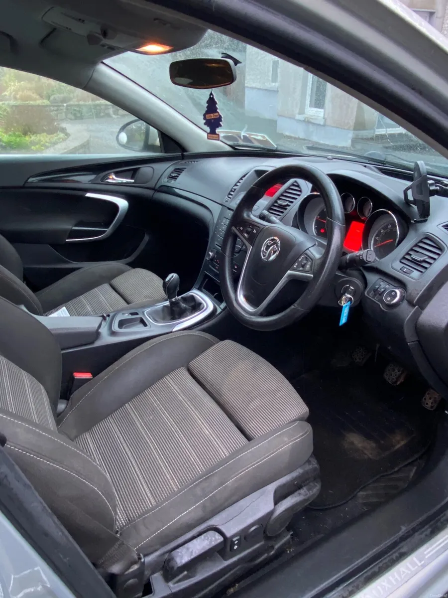 Vauxhall Insignia 2011 - Image 2