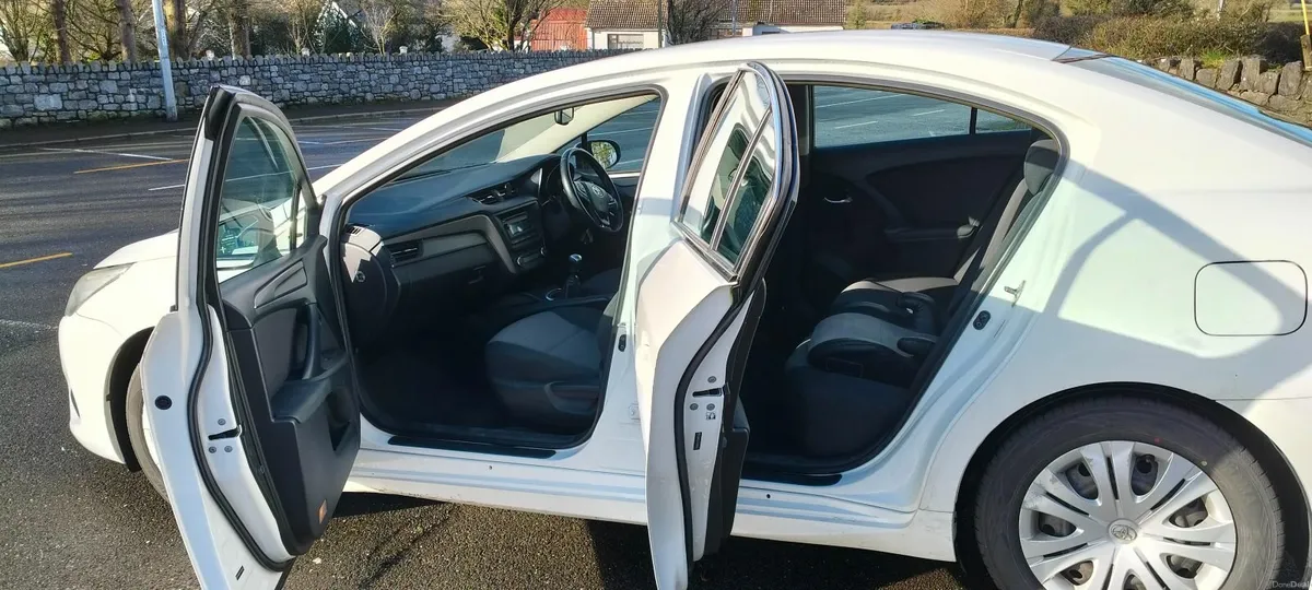 Toyota Avensis 2015 - Image 4