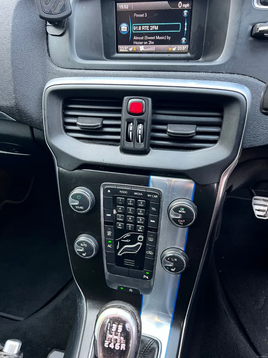 Volvo V40 2013 2.0 Diesel R-Design new nct 10/26 - Image 2