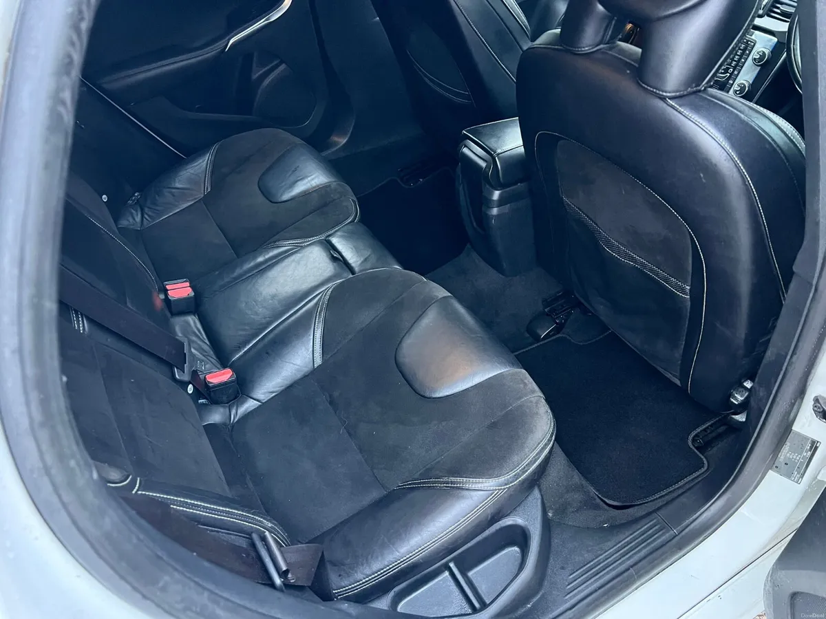 Volvo V40 2013 2.0 Diesel R-Design new nct 10/26 - Image 4