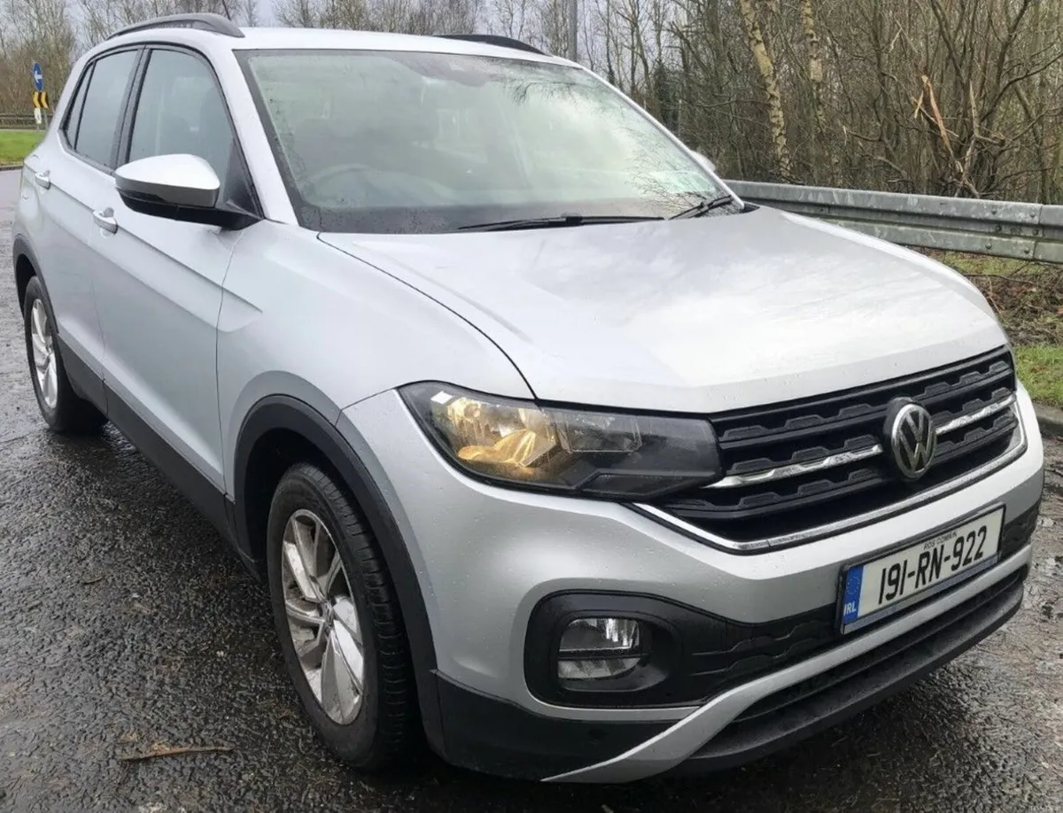 2019 Volkswagen T-CROSS LIFE 1.0 TSI 95HP Petrol - Image 3