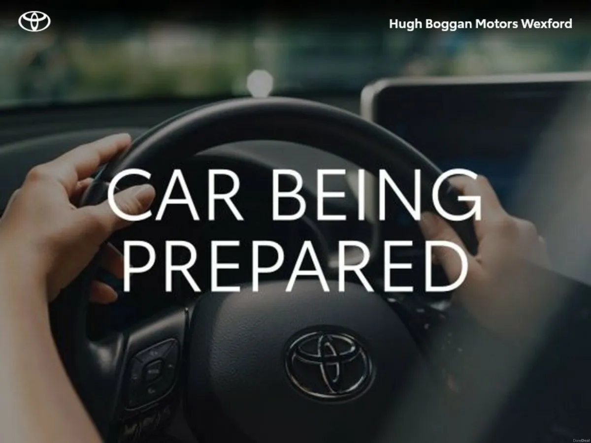 Toyota RAV4 HYBRID LUNA WITH A TOWBAR - Image 1