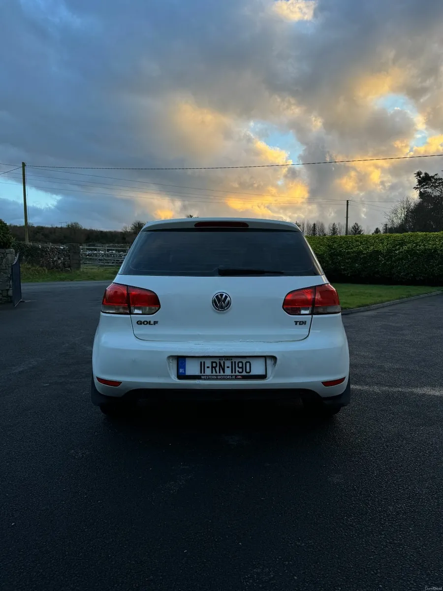 Volkswagen Golf 2011 - Image 4