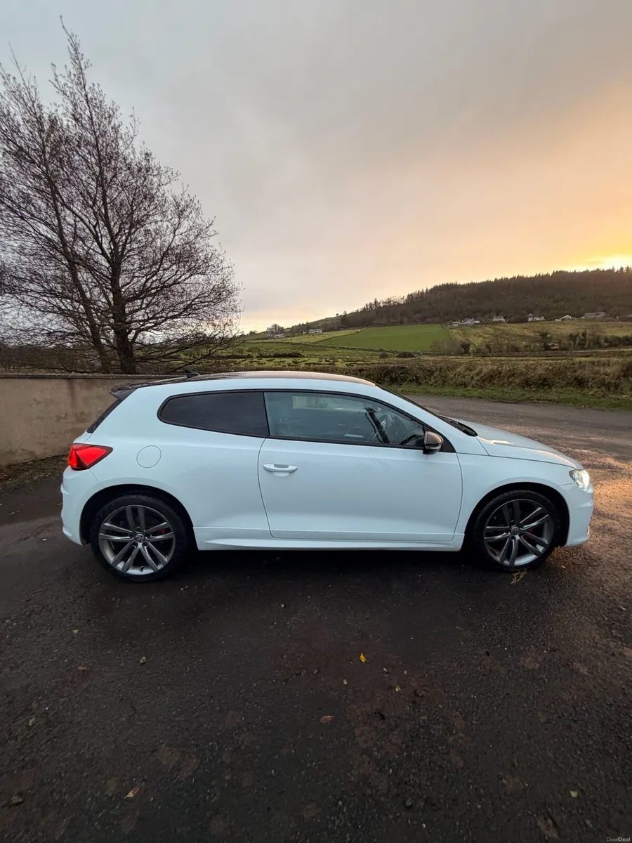 2018 VW Scirocco R-Line 1.4 TSI Manual - Image 4