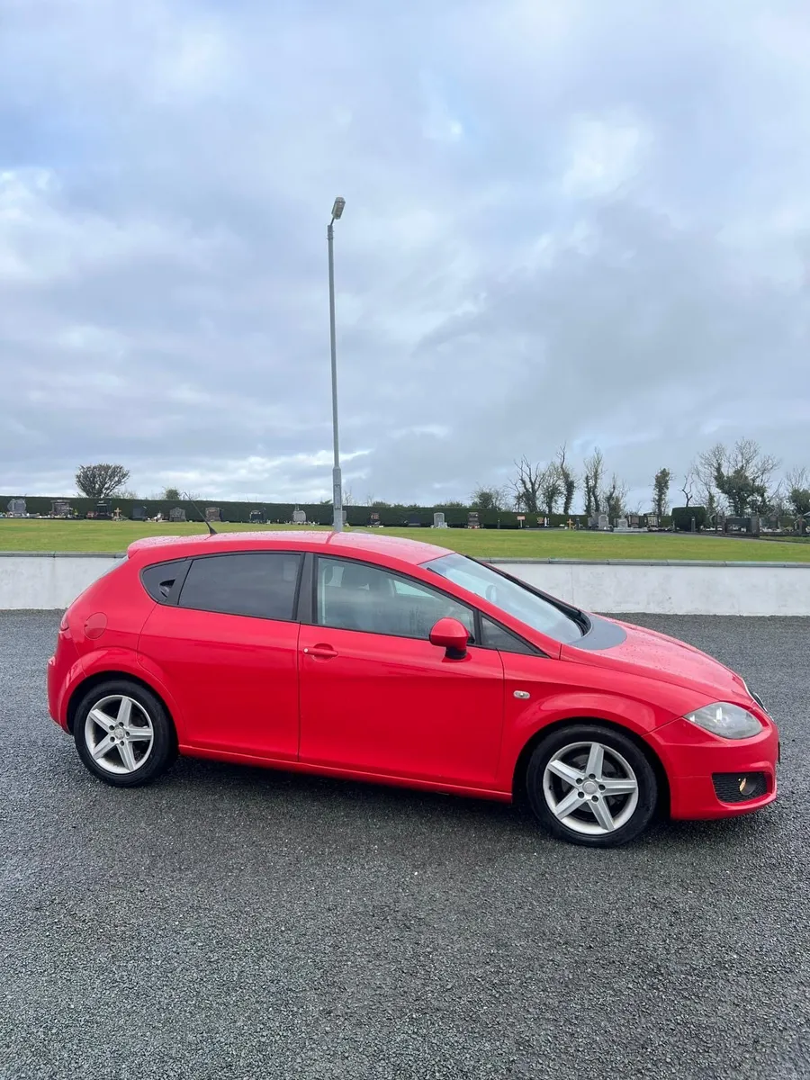 2011 seat leon 1.6tdi (Nct 8/26 tax 8/26) - Image 2